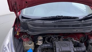 Used 2015 Hyundai Eon [2011-2018] Magna + Petrol Manual engine ENGINE RIGHT SIDE HINGE & APRON VIEW