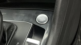 Used 2018 Volkswagen Tiguan [2017-2020] Highline TDI Diesel Automatic top_features Keyless start