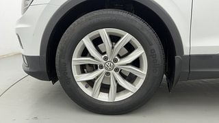 Used 2018 Volkswagen Tiguan [2017-2020] Highline TDI Diesel Automatic tyres LEFT FRONT TYRE RIM VIEW