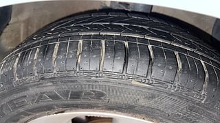 Used 2019 Hyundai Xcent [2017-2019] SX  Petrol+CNG (Outside Fitted) Petrol+cng Manual tyres RIGHT FRONT TYRE TREAD VIEW