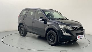 Used 2017 Mahindra XUV500 [2015-2018] W6 AT Diesel Automatic exterior RIGHT FRONT CORNER VIEW