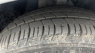 Used 2020 Tata Altroz XT 1.2 Petrol Manual tyres RIGHT FRONT TYRE TREAD VIEW