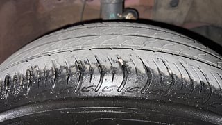 Used 2022 Honda Amaze 1.2 VX CVT i-VTEC Petrol Automatic tyres RIGHT FRONT TYRE TREAD VIEW