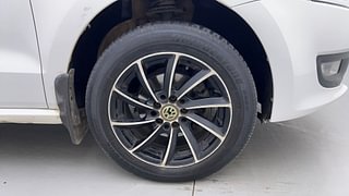 Used 2014 Volkswagen Polo [2010-2014] Highline 1.2 (D) Diesel Manual tyres RIGHT FRONT TYRE RIM VIEW