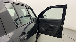 Used 2010 Maruti Suzuki Swift [2007-2011] LXi Petrol Manual interior RIGHT FRONT DOOR OPEN VIEW