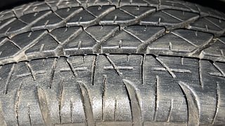 Used 2010 Maruti Suzuki Swift [2007-2011] LXi Petrol Manual tyres RIGHT FRONT TYRE TREAD VIEW