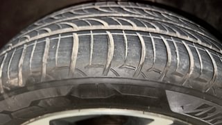 Used 2021 Hyundai New i20 Asta (O) 1.2 MT Petrol Manual tyres RIGHT FRONT TYRE TREAD VIEW