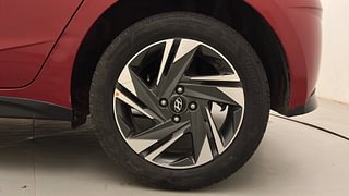 Used 2021 Hyundai New i20 Asta (O) 1.2 MT Petrol Manual tyres LEFT REAR TYRE RIM VIEW