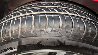 Used 2021 Hyundai New i20 Asta (O) 1.2 MT Petrol Manual tyres RIGHT REAR TYRE TREAD VIEW