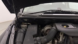 Used 2018 Tata Hexa [2016-2020] XTA Diesel Automatic engine ENGINE RIGHT SIDE HINGE & APRON VIEW