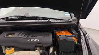 Used 2018 Tata Hexa [2016-2020] XTA Diesel Automatic engine ENGINE LEFT SIDE HINGE & APRON VIEW