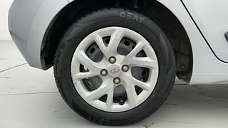Used 2019 Hyundai Grand i10 [2017-2020] Magna 1.2 Kappa VTVT CNG (outside fitted) Petrol+cng Manual tyres RIGHT REAR TYRE RIM VIEW