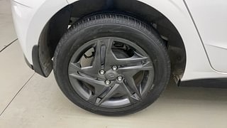 Used 2022 Hyundai New i20 Sportz 1.2 IVT Petrol Automatic tyres RIGHT REAR TYRE RIM VIEW