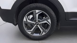 Used 2018 Hyundai Creta [2018-2020] 1.6 SX AT Diesel Automatic tyres RIGHT REAR TYRE RIM VIEW
