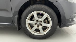 Used 2015 Volkswagen Vento [2015-2019] Highline Diesel Diesel Manual tyres RIGHT FRONT TYRE RIM VIEW
