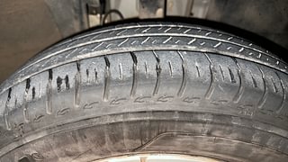 Used 2022 Renault Triber RXT AMT Petrol Automatic tyres RIGHT FRONT TYRE TREAD VIEW