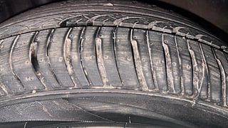 Used 2014 Honda Amaze [2013-2016] 1.2 VX AT i-VTEC Petrol Automatic tyres RIGHT REAR TYRE TREAD VIEW