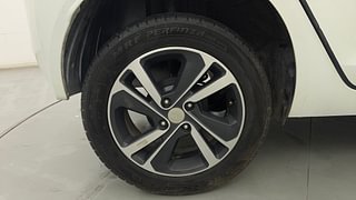 Used 2022 Tata Altroz XZ Plus 1.2 Petrol Manual tyres RIGHT REAR TYRE RIM VIEW