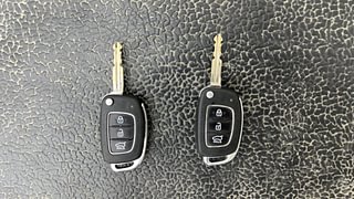 Used 2017 Hyundai Creta [2015-2018] 1.6 SX Diesel Manual extra CAR KEY VIEW