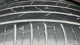 Used 2020 Hyundai Venue [2019-2021] SX 1.0 (O) Turbo Petrol Manual tyres RIGHT REAR TYRE TREAD VIEW