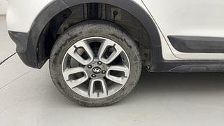 Used 2019 Hyundai i20 Active [2015-2020] 1.2 SX Petrol Manual tyres RIGHT REAR TYRE RIM VIEW