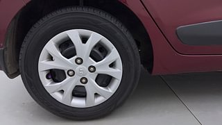 Used 2013 Hyundai Grand i10 [2013-2017] Sportz 1.2 Kappa VTVT Petrol Manual tyres RIGHT REAR TYRE RIM VIEW