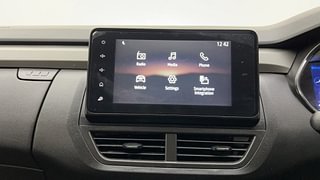 Used 2022 Renault Kiger RXZ AMT Dual Tone Petrol Automatic top_features Touch screen infotainment system