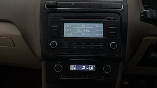 Used 2015 Skoda Rapid [2011-2016] Elegance Diesel MT Diesel Manual interior MUSIC SYSTEM & AC CONTROL VIEW