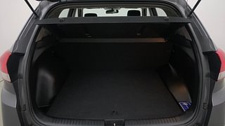 Used 2018 Hyundai Creta [2018-2020] 1.6 SX VTVT Petrol Manual interior DICKY INSIDE VIEW