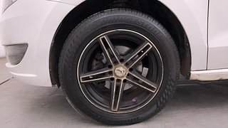 Used 2015 Skoda Rapid [2011-2016] Elegance Diesel MT Diesel Manual tyres LEFT FRONT TYRE RIM VIEW