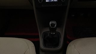 Used 2015 Skoda Rapid [2011-2016] Elegance Diesel MT Diesel Manual interior GEAR  KNOB VIEW
