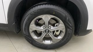 Used 2020 Kia Seltos HTK Plus G Petrol Manual tyres RIGHT FRONT TYRE RIM VIEW