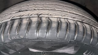 Used 2018 Toyota Corolla Altis [2017-2020] VL CVT Petrol Petrol Automatic tyres LEFT FRONT TYRE TREAD VIEW