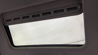 Used 2020 Tata Nexon XZ Plus (O) Petrol Manual top_features Sunroof