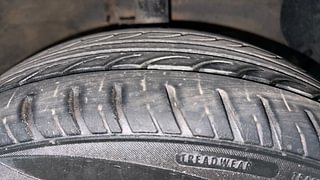 Used 2014 Hyundai Grand i10 [2013-2017] Magna 1.2 Kappa VTVT Petrol Manual tyres RIGHT FRONT TYRE TREAD VIEW