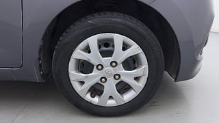 Used 2014 Hyundai Grand i10 [2013-2017] Magna 1.2 Kappa VTVT Petrol Manual tyres RIGHT FRONT TYRE RIM VIEW