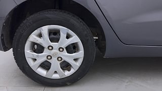 Used 2014 Hyundai Grand i10 [2013-2017] Magna 1.2 Kappa VTVT Petrol Manual tyres RIGHT REAR TYRE RIM VIEW