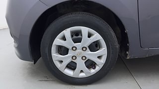 Used 2014 Hyundai Grand i10 [2013-2017] Magna 1.2 Kappa VTVT Petrol Manual tyres LEFT FRONT TYRE RIM VIEW