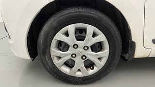 Used 2014 Hyundai Grand i10 [2013-2017] Sportz 1.2 Kappa VTVT Petrol Manual tyres LEFT FRONT TYRE RIM VIEW