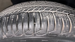 Used 2018 Renault Kwid [2015-2019] RXT Petrol Manual tyres RIGHT FRONT TYRE TREAD VIEW