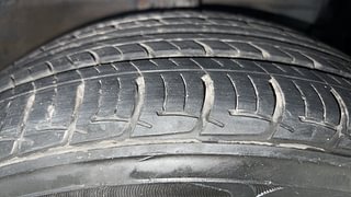 Used 2018 Maruti Suzuki Ciaz S 1.4 MT Petrol Manual tyres RIGHT FRONT TYRE TREAD VIEW
