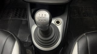 Used 2011 Ford Figo [2010-2015] Duratorq Diesel Titanium 1.4 Diesel Manual interior GEAR  KNOB VIEW