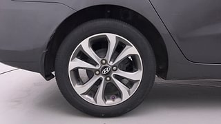 Used 2019 Hyundai Xcent [2017-2019] SX (O) Petrol Petrol Manual tyres RIGHT REAR TYRE RIM VIEW