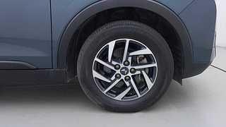 Used 2022 Mahindra XUV 300 W8 (O) Petrol Petrol Manual tyres RIGHT FRONT TYRE RIM VIEW