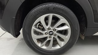 Used 2018 Hyundai Tucson [2016-2020] 2WD MT Petrol Petrol Manual tyres RIGHT REAR TYRE RIM VIEW