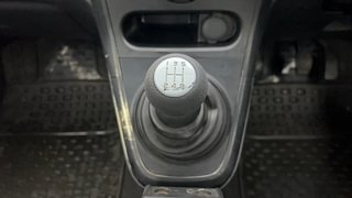 Used 2014 Maruti Suzuki Ritz [2012-2017] Ldi Diesel Manual interior GEAR  KNOB VIEW