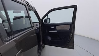 Used 2015 Maruti Suzuki Wagon R 1.0 [2010-2019] VXi Petrol Manual interior RIGHT FRONT DOOR OPEN VIEW