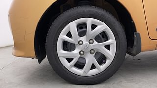 Used 2017 Hyundai Grand i10 [2017-2020] Sportz 1.2 Kappa VTVT Petrol Manual tyres LEFT FRONT TYRE RIM VIEW