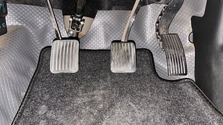 Used 2017 Hyundai Grand i10 [2017-2020] Sportz 1.2 Kappa VTVT Petrol Manual interior PEDALS VIEW