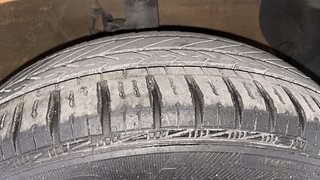 Used 2017 Hyundai Grand i10 [2017-2020] Sportz 1.2 Kappa VTVT Petrol Manual tyres RIGHT FRONT TYRE TREAD VIEW